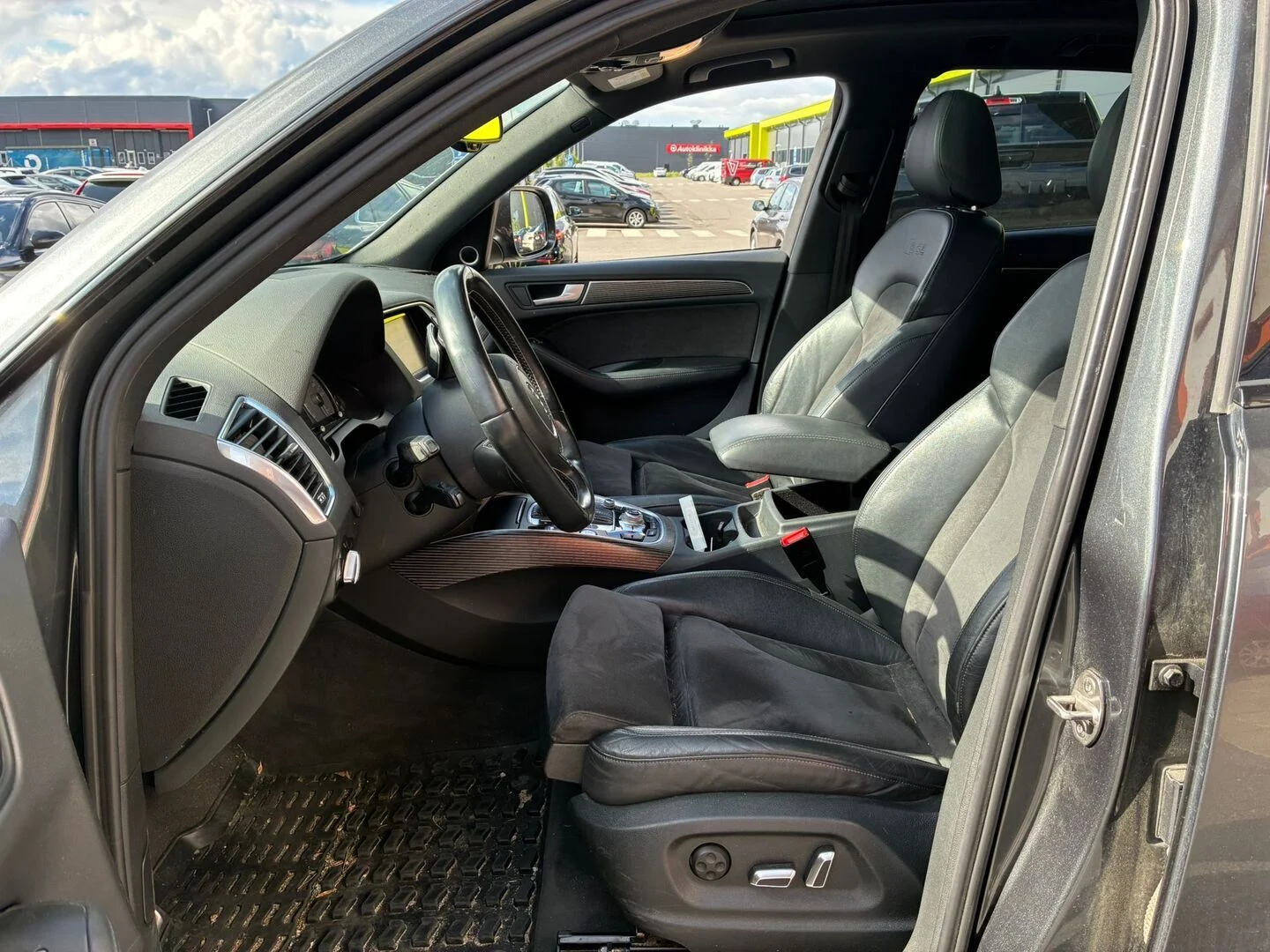 Car Image - 4GfjI7PssMFtFKkZgCNnmT