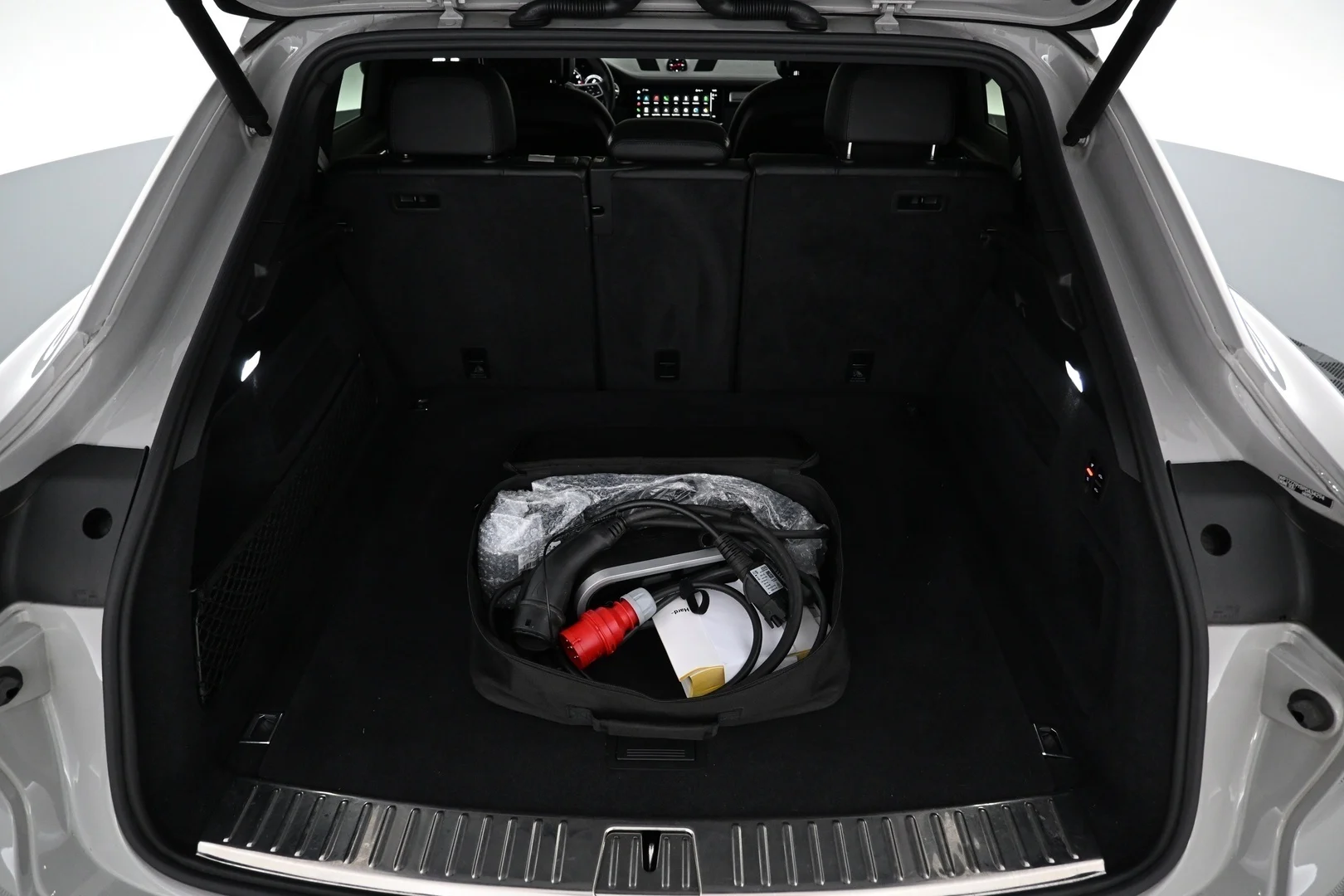 Car Image - 5XDnvxd3eQifdBf1oQurcx