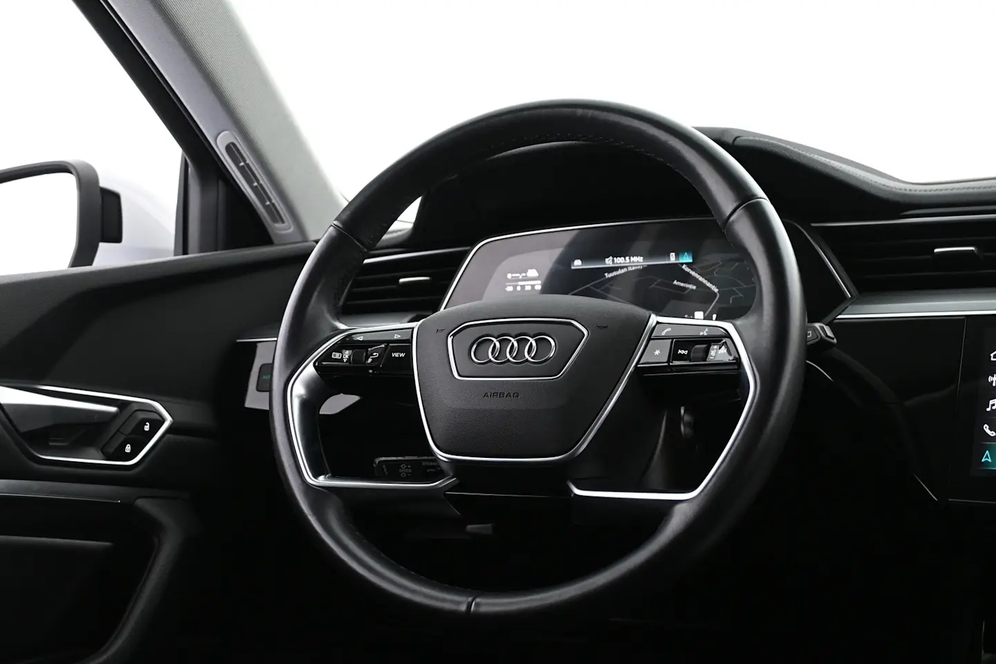 Car Image - FrliycviR5Avr3tVogbnr