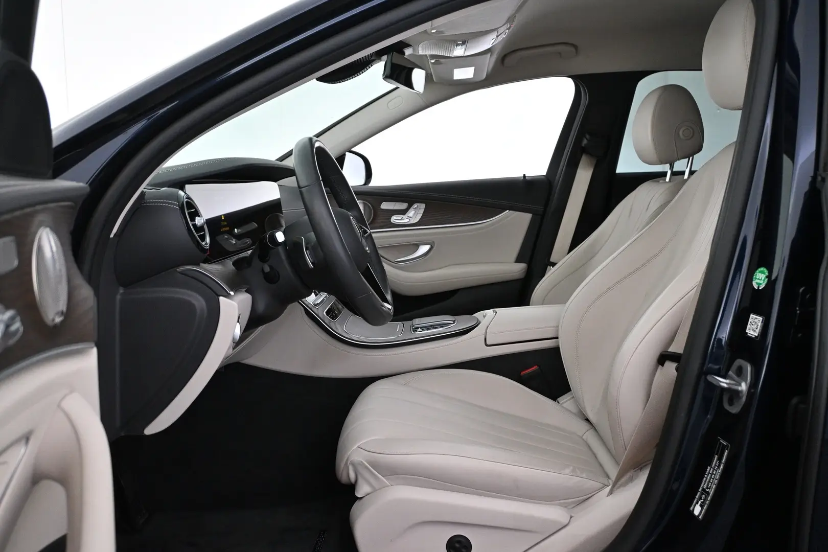 Car Image - nkfubx2hWI83IzQ4HHEzR