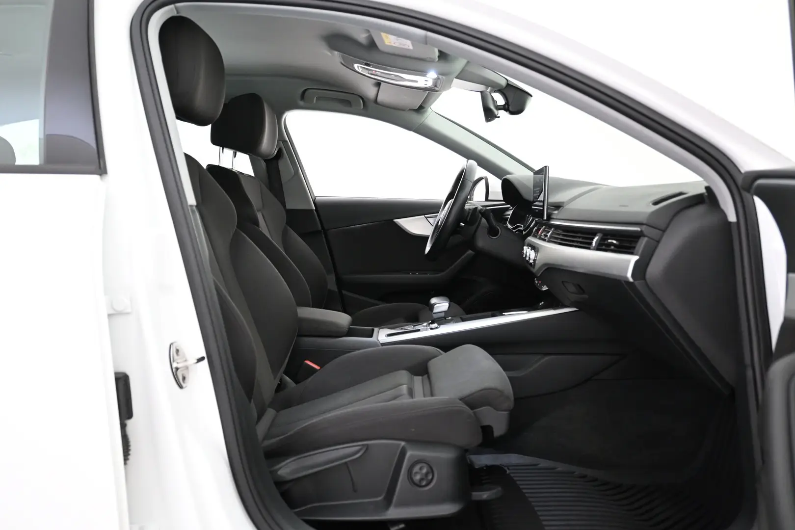 Car Image - 5aKYFOSlg4EV3cPu6GeEcl