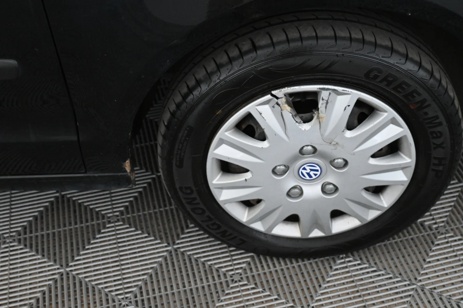 Car Image - 5aeo0Sh6CXtKfhrSkGbOzJ