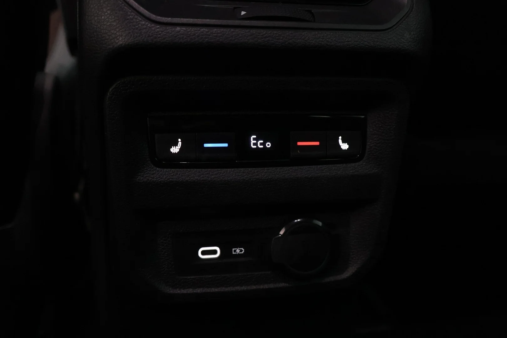 Car Image - 77KrzsmlvfeayfRYEfRrs0