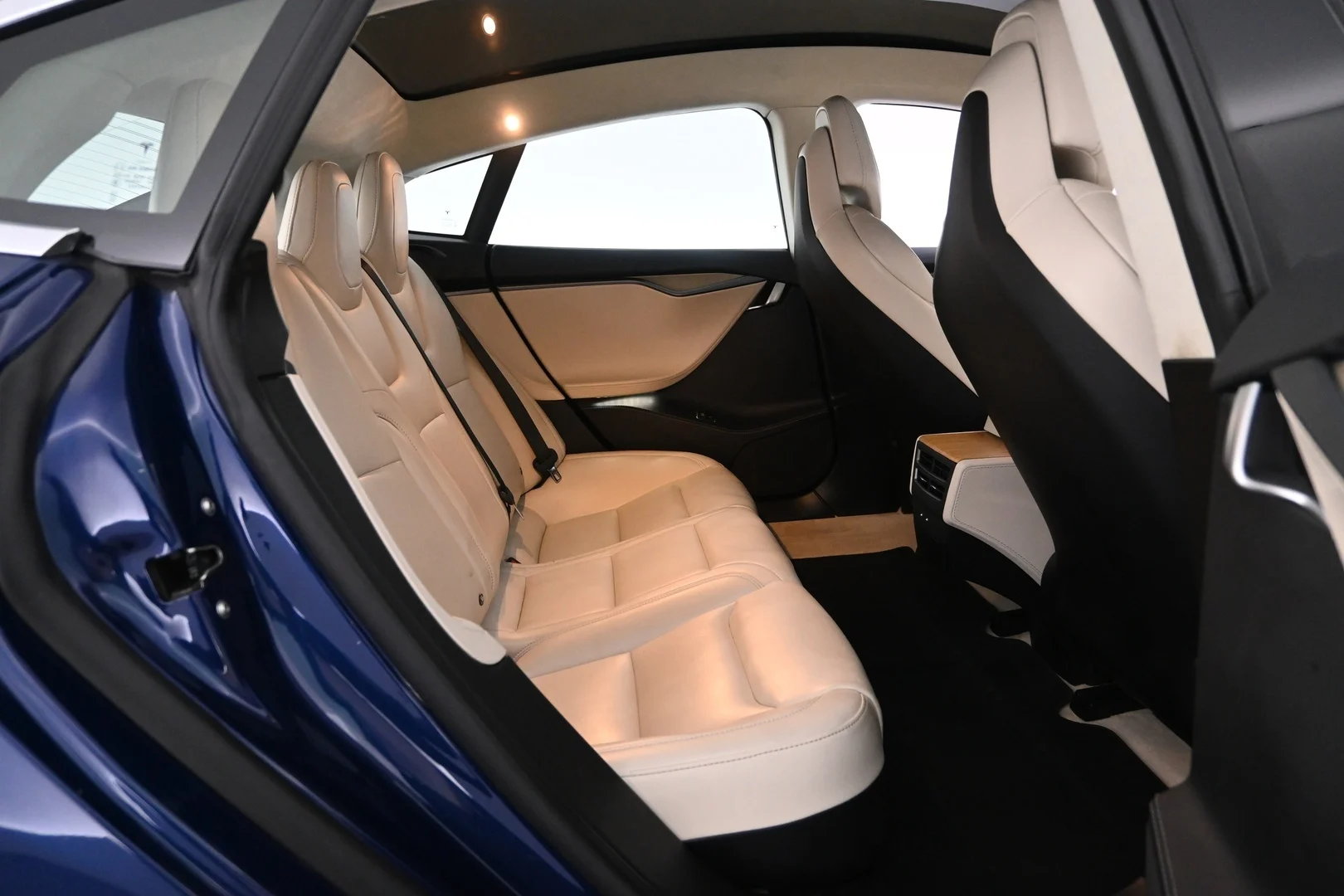 Car Image - 1AtTFjvHlYCrwVbiEaPdaI