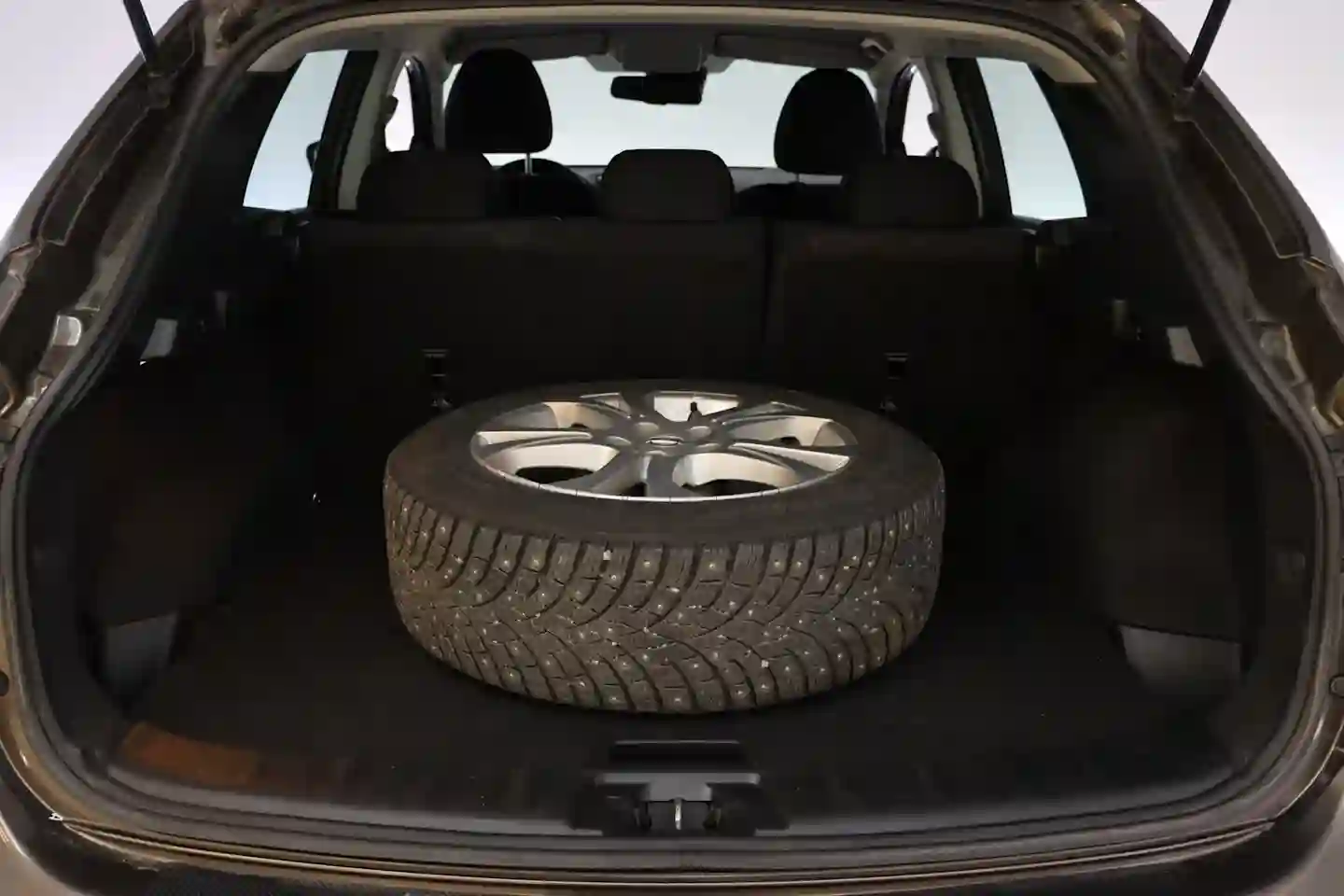 Car Image - 3Hs2nZoUeILBt8pUlAzxw8