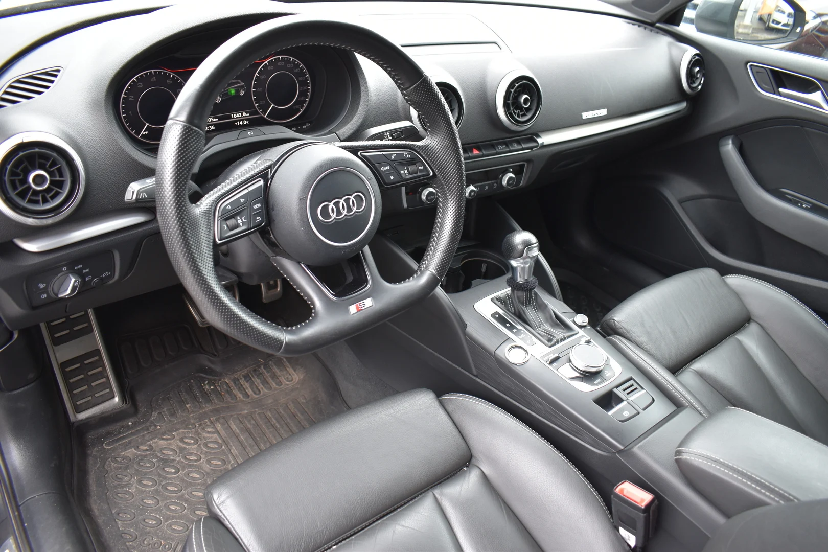 Car Image - 2HwQCJ788XY4yd5arGPzUw