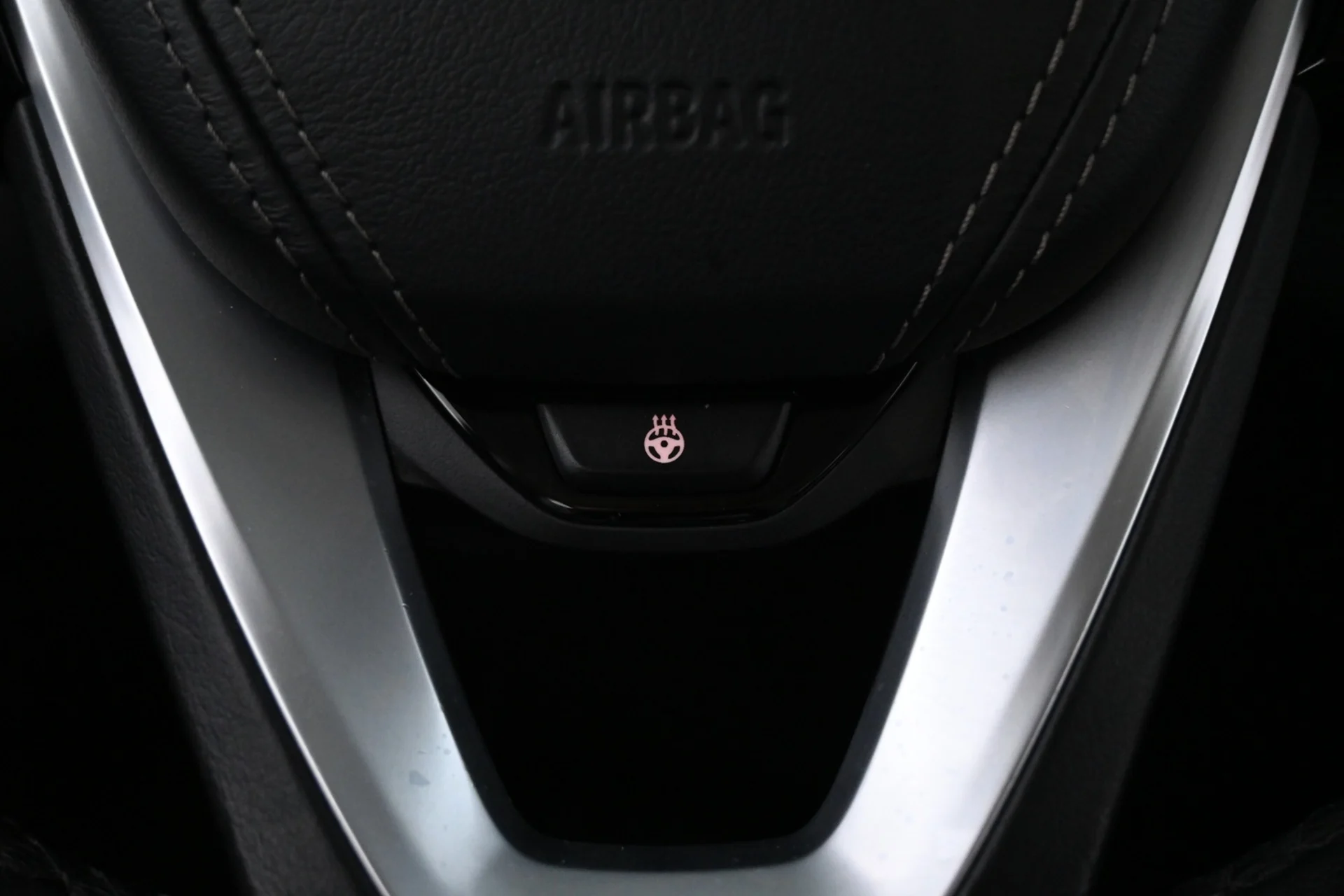 Car Image - 3BEKXkOLrhfs5hu6STfQ7P