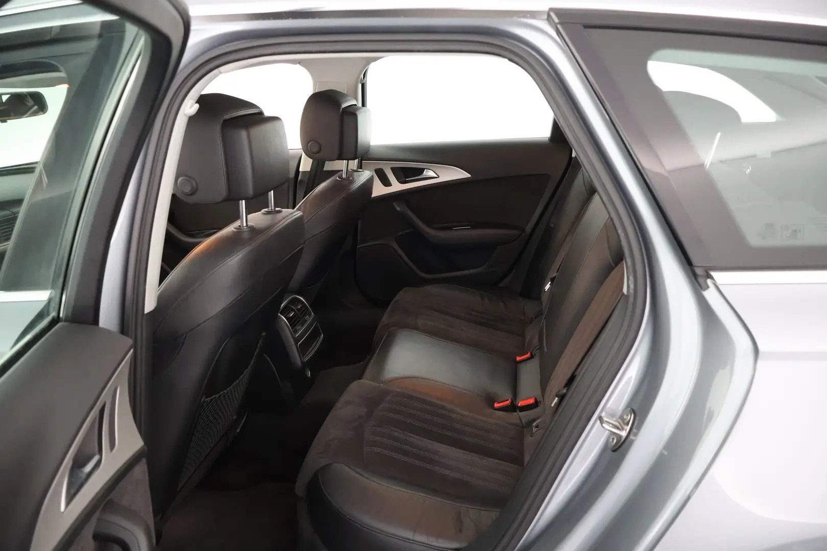 Car Image - 38offIIEqNCyQxdQmrHOOp