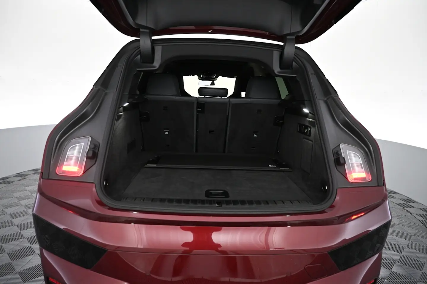 Car Image - 8UdxnS6IeT3L8El08Si0K