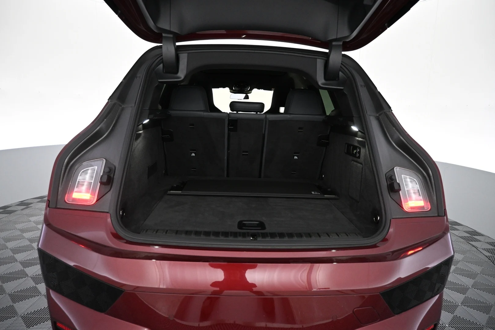 Car Image - 8UdxnS6IeT3L8El08Si0K
