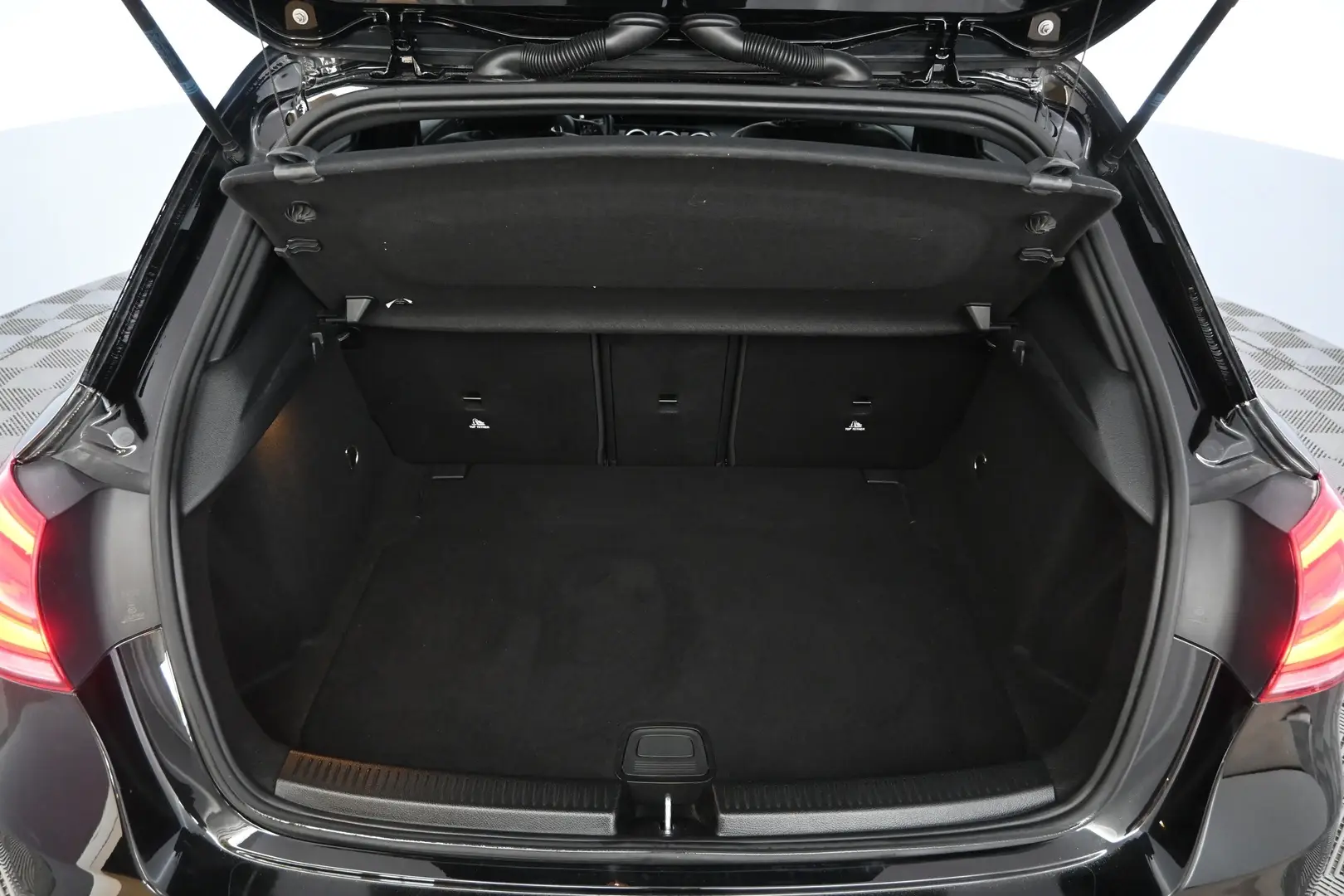 Car Image - 320SDl3N6kqdUKHmATjH3c