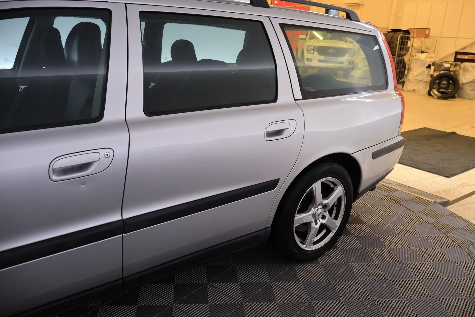 Car Image - 6KhC91tMKlHm6VIt7x8vs1