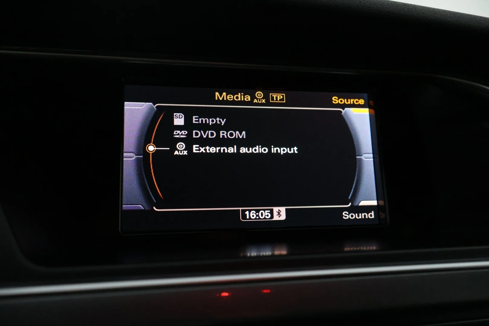 Car Image - 7EUXQVYBtBZIuWs8oD7FuW