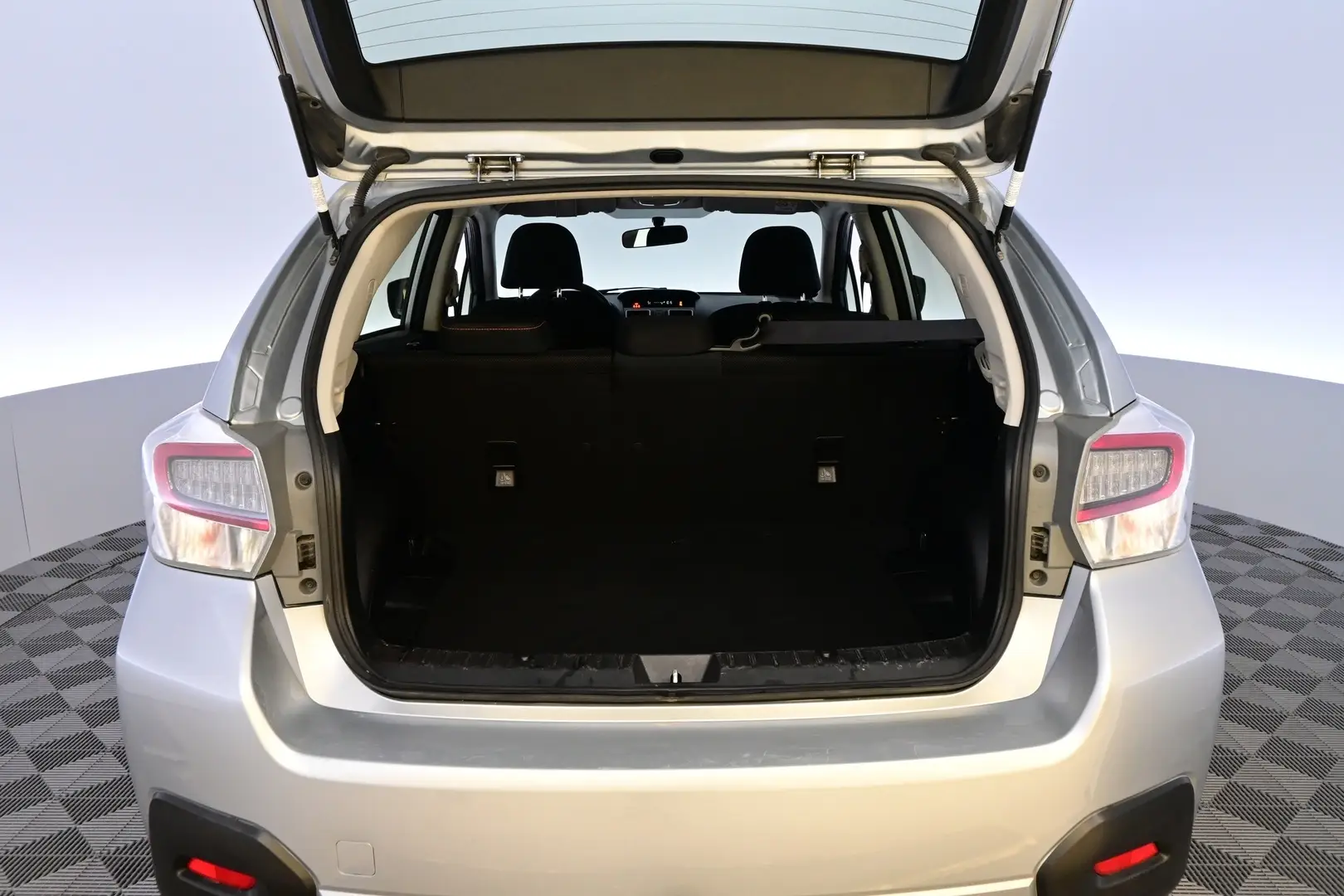 Car Image - 19M2fr5a8EzpOO7DLzUpuu