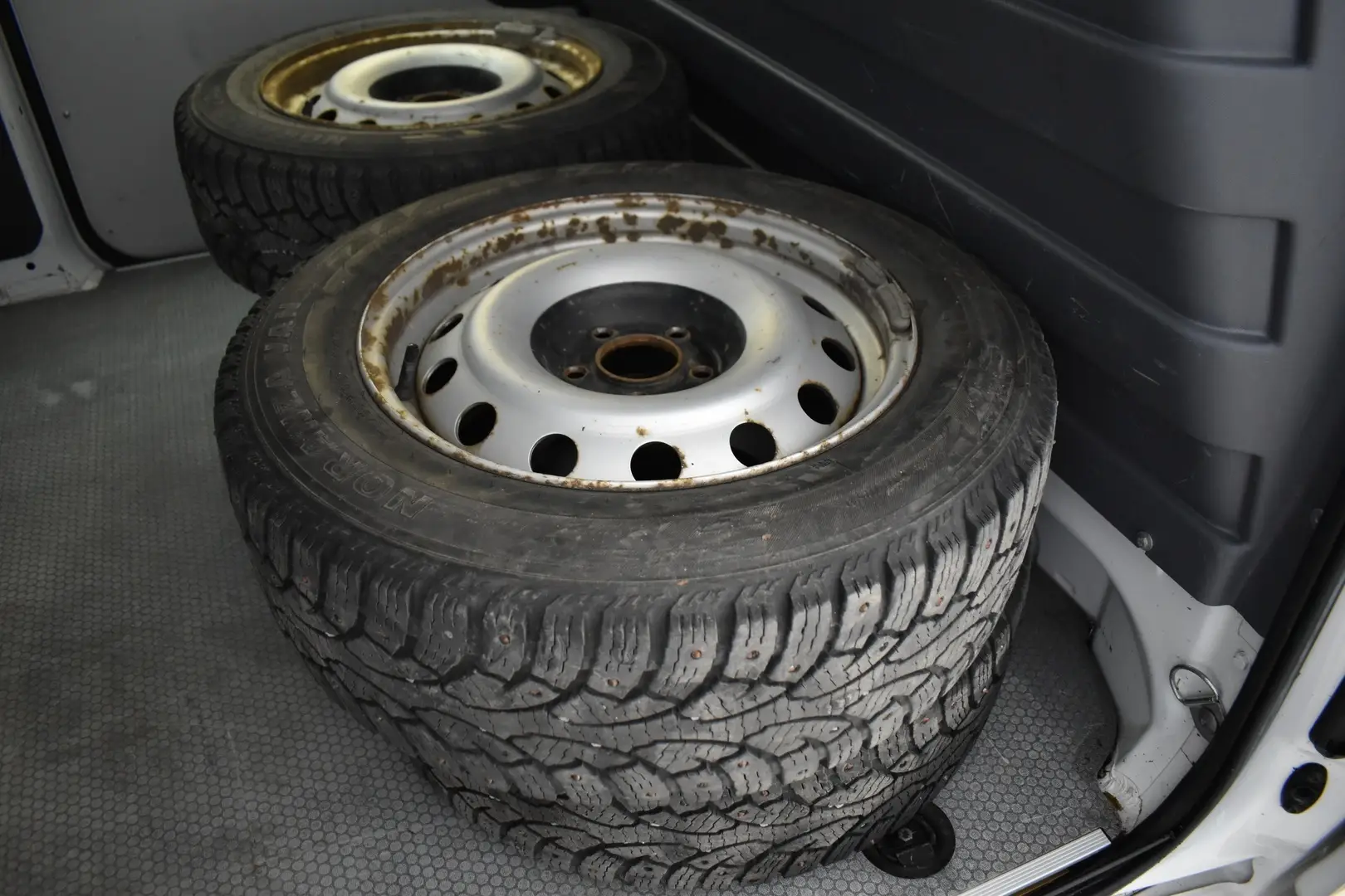 Car Image - 7rDyGHeHnF14gsjwnVud9p