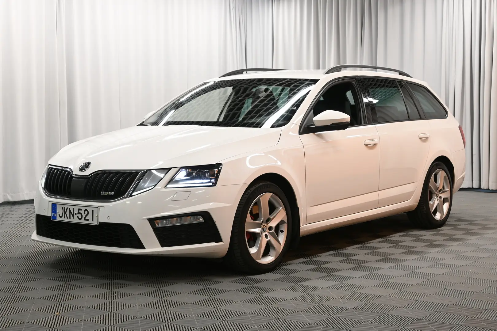 Car Image - 6Y2Ra4dwqqwawW1FA7KN50