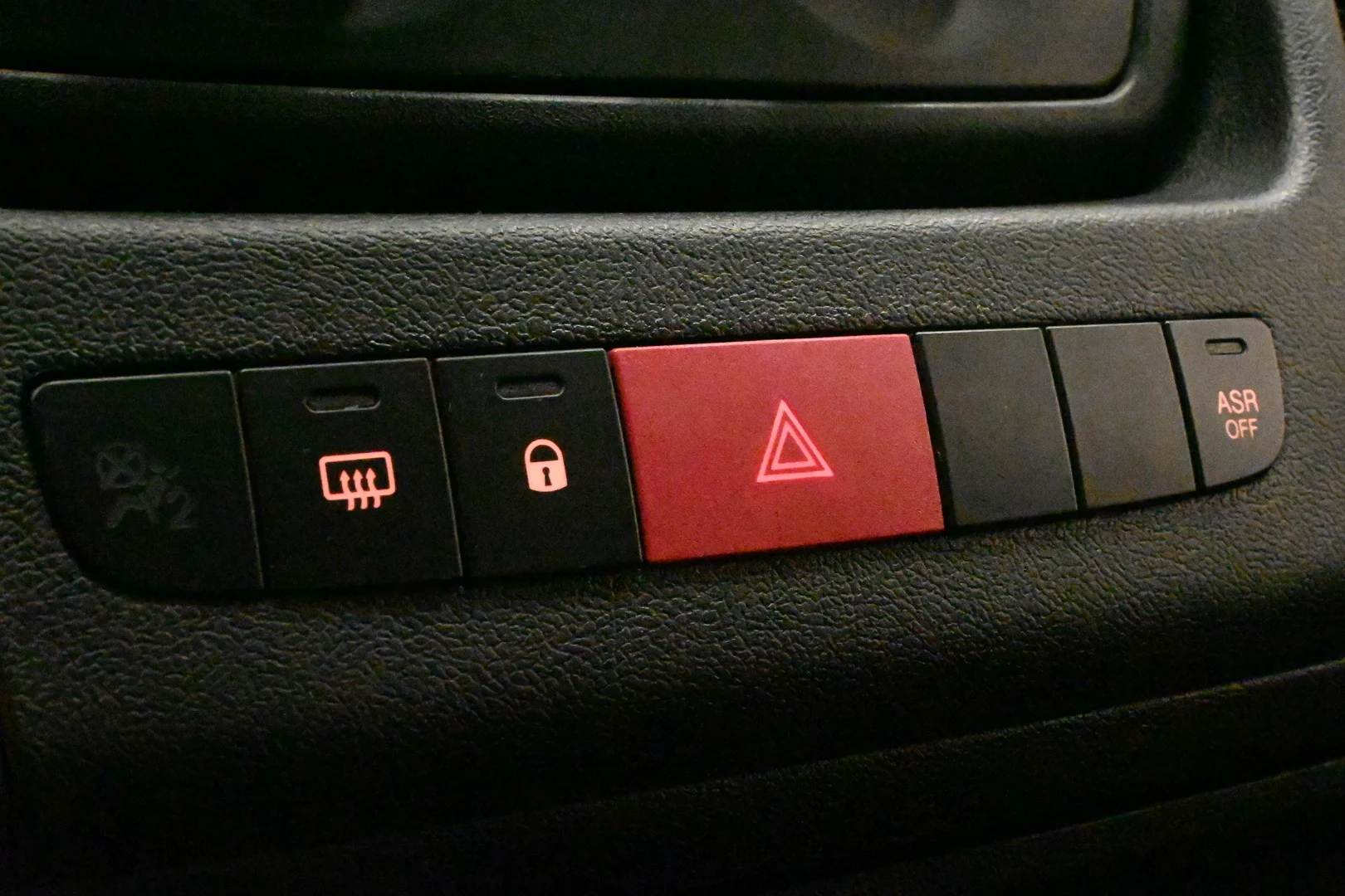 Car Image - 4qFLwf3bsklwaA92afzzvj