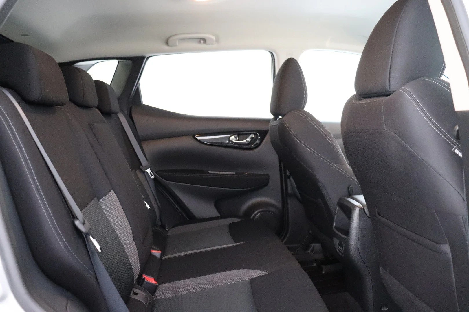 Car Image - 2yoB8yukraEIjKnJhDP1GJ