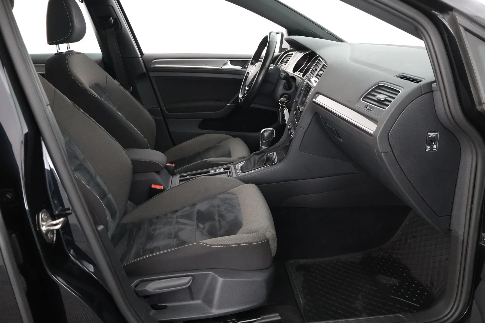 Car Image - 1Hhg33MdJGNPSbzuuQUc8q