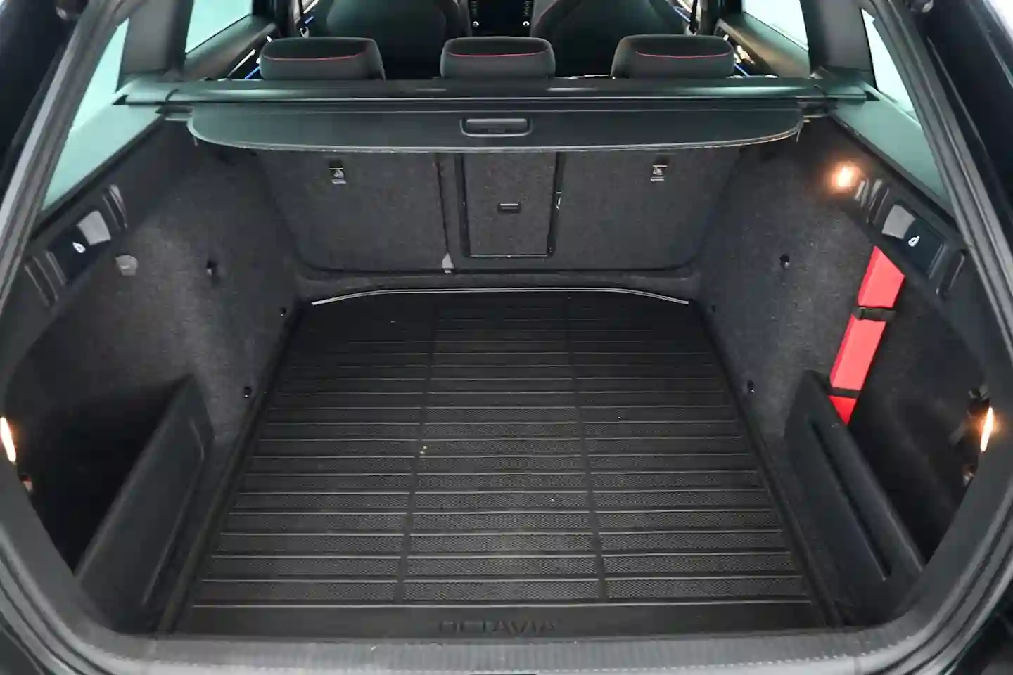 Car Image - 4anwjRgHDWWwNTSS446tEI