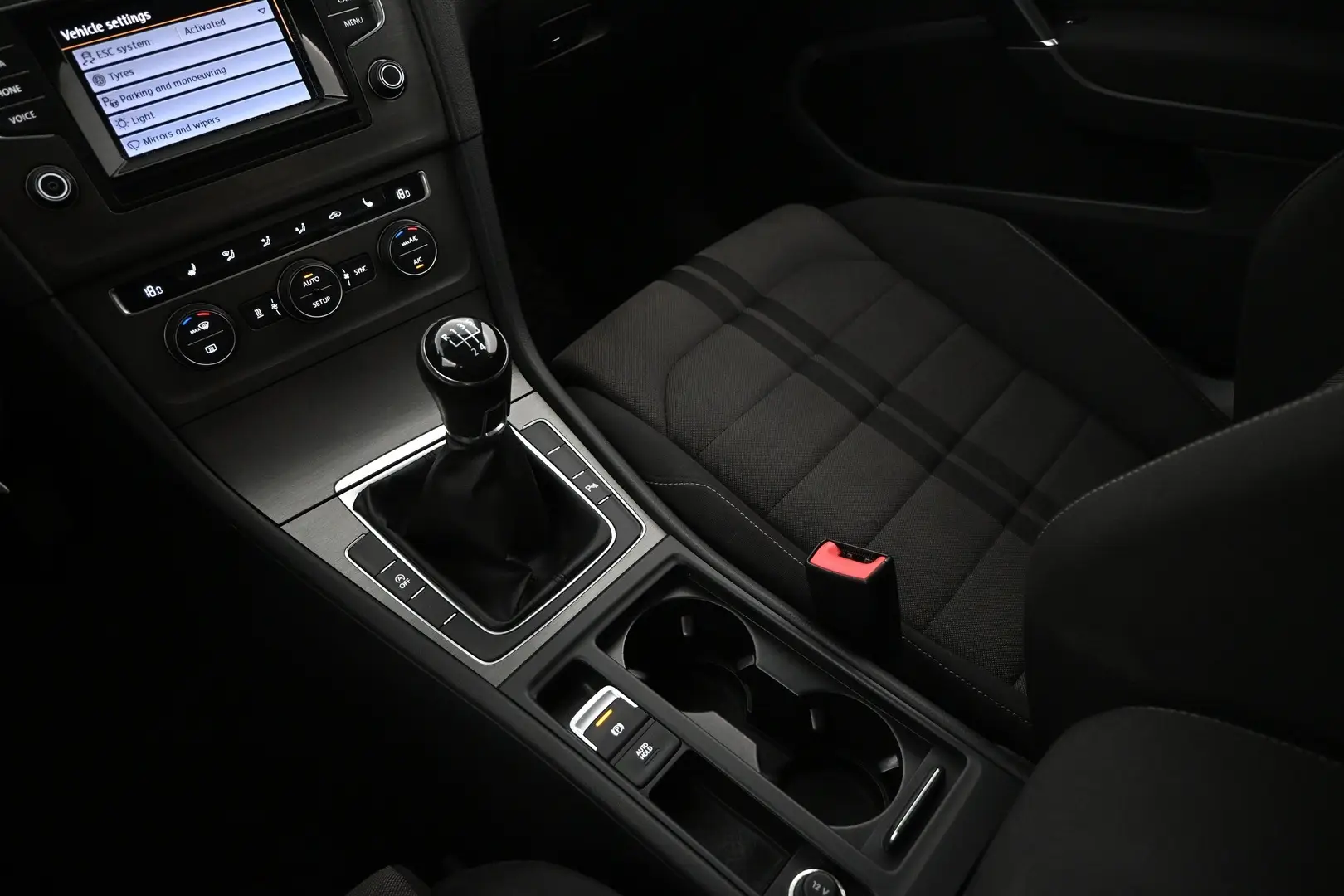 Car Image - 2W0RMaahkwSesi1YlWqHFZ