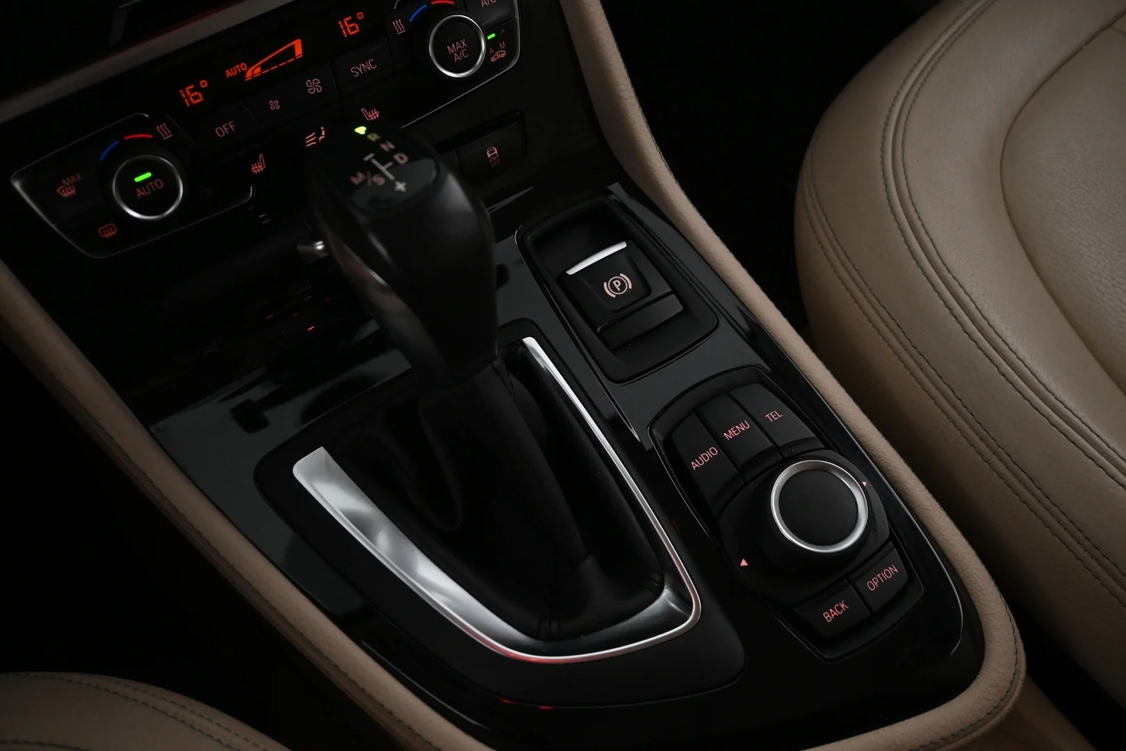 Car Image - 5lLAVrAinPbwm4wrFVx4fL