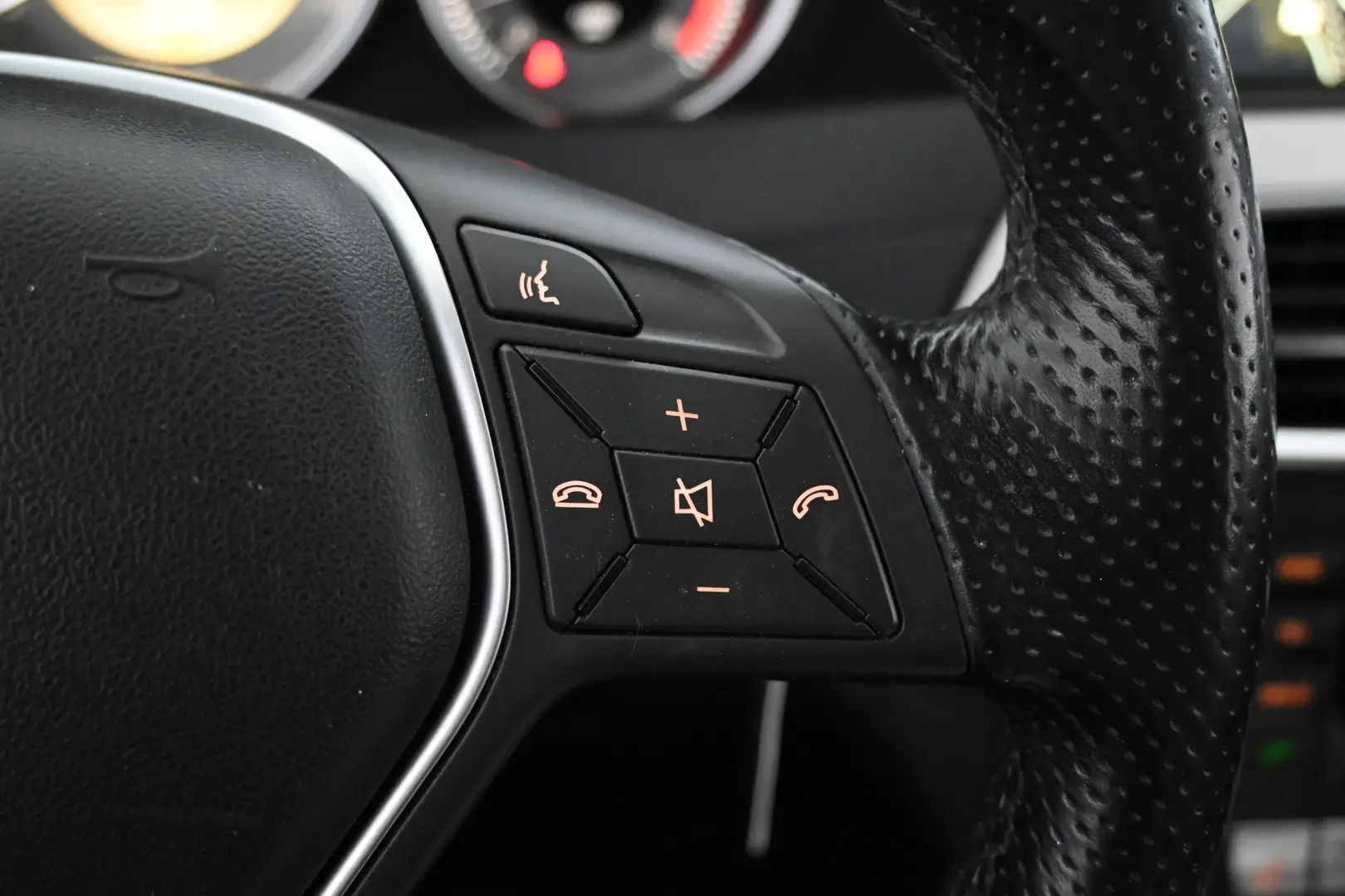 Car Image - Vd2DKOTgNk8j20LxE4E9e