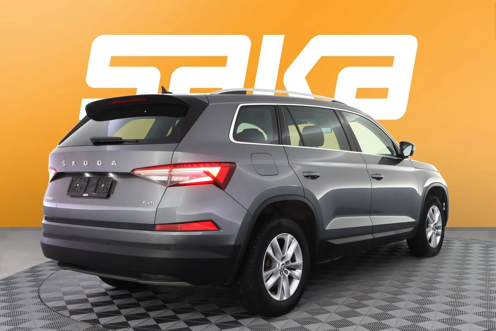 Car Image - 6RF4fCEvkqcFk2j6rrs0E1