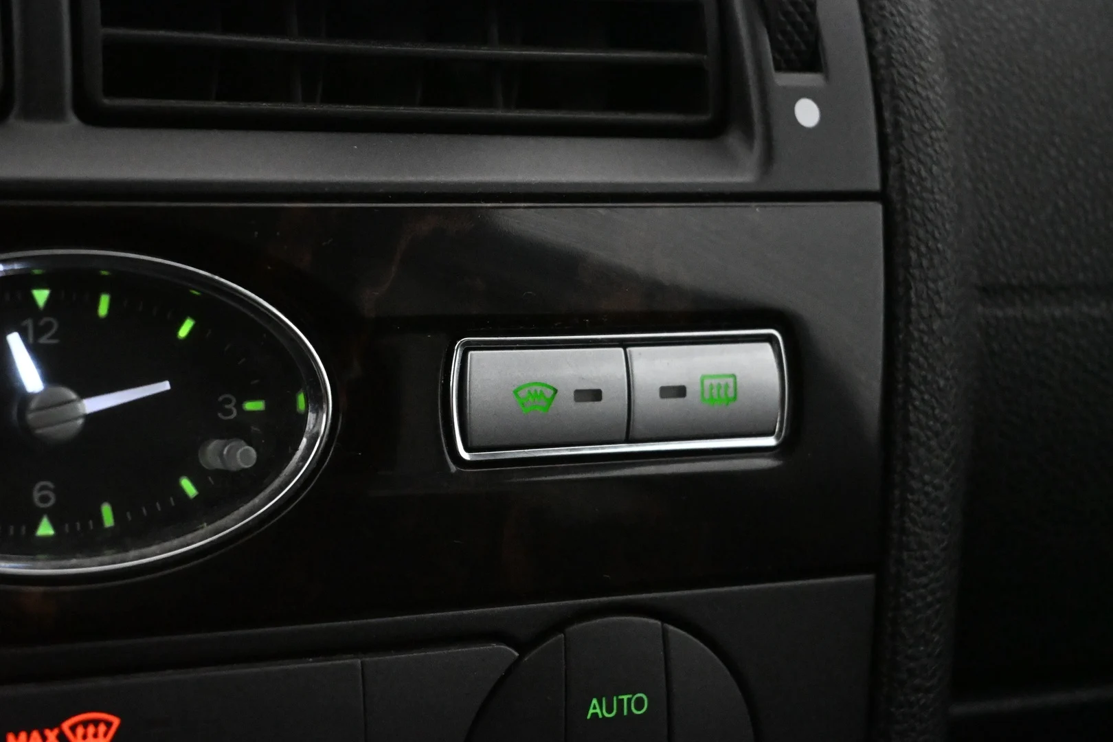 Car Image - 5gAyt9jIobS4YnGhNDXrJE