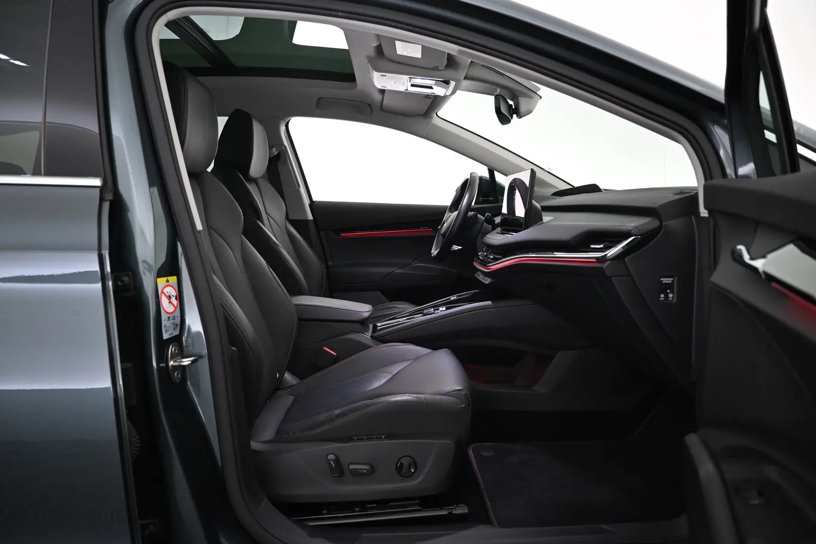 Car Image - 5ZU6b68Dx6qH8kbUcgeGJl