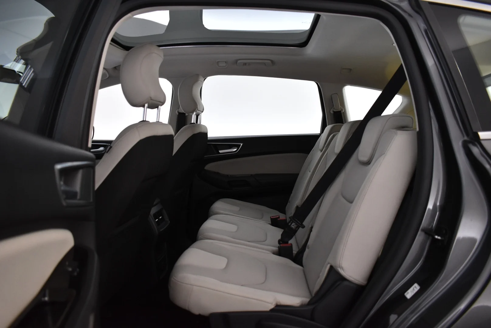 Car Image - 3mM3qLM4ar0ttZ15BgMBwk