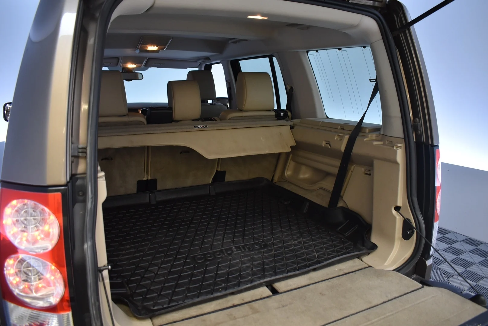 Car Image - ZEkAsc5TcMgAPnhcfie0J