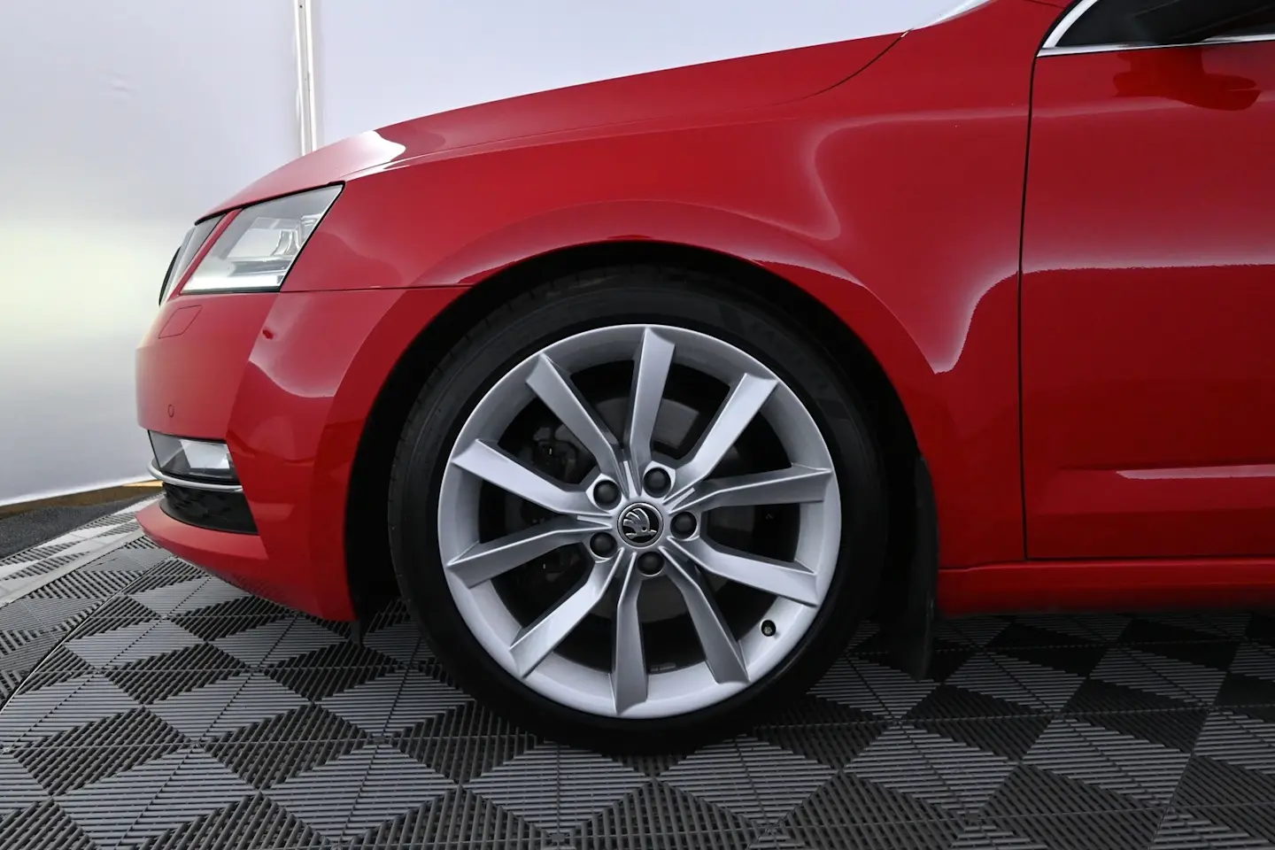 Car Image - 7gDKYbxW2x4YQO53LQmxgs