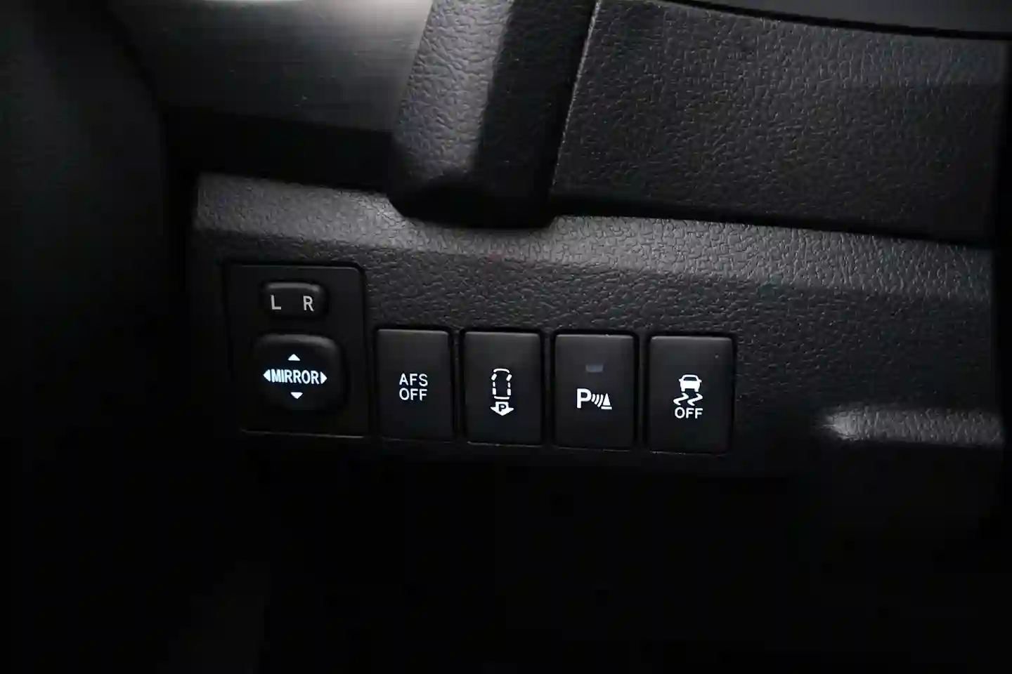 Car Image - 2pzL3Fp15PlvBHNJrLXWDV