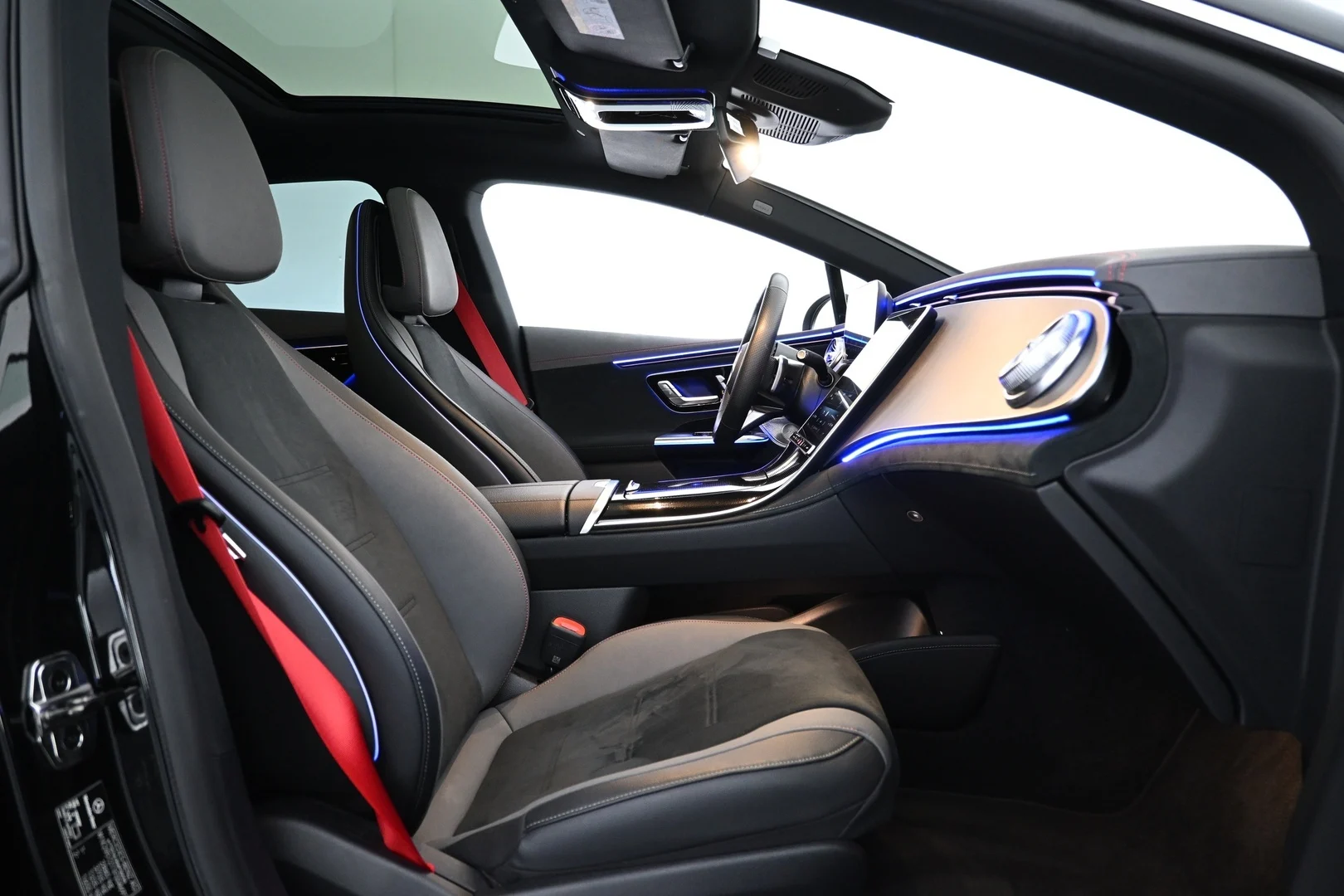 Car Image - 6styUxemrcVpNZdDHmrpHT
