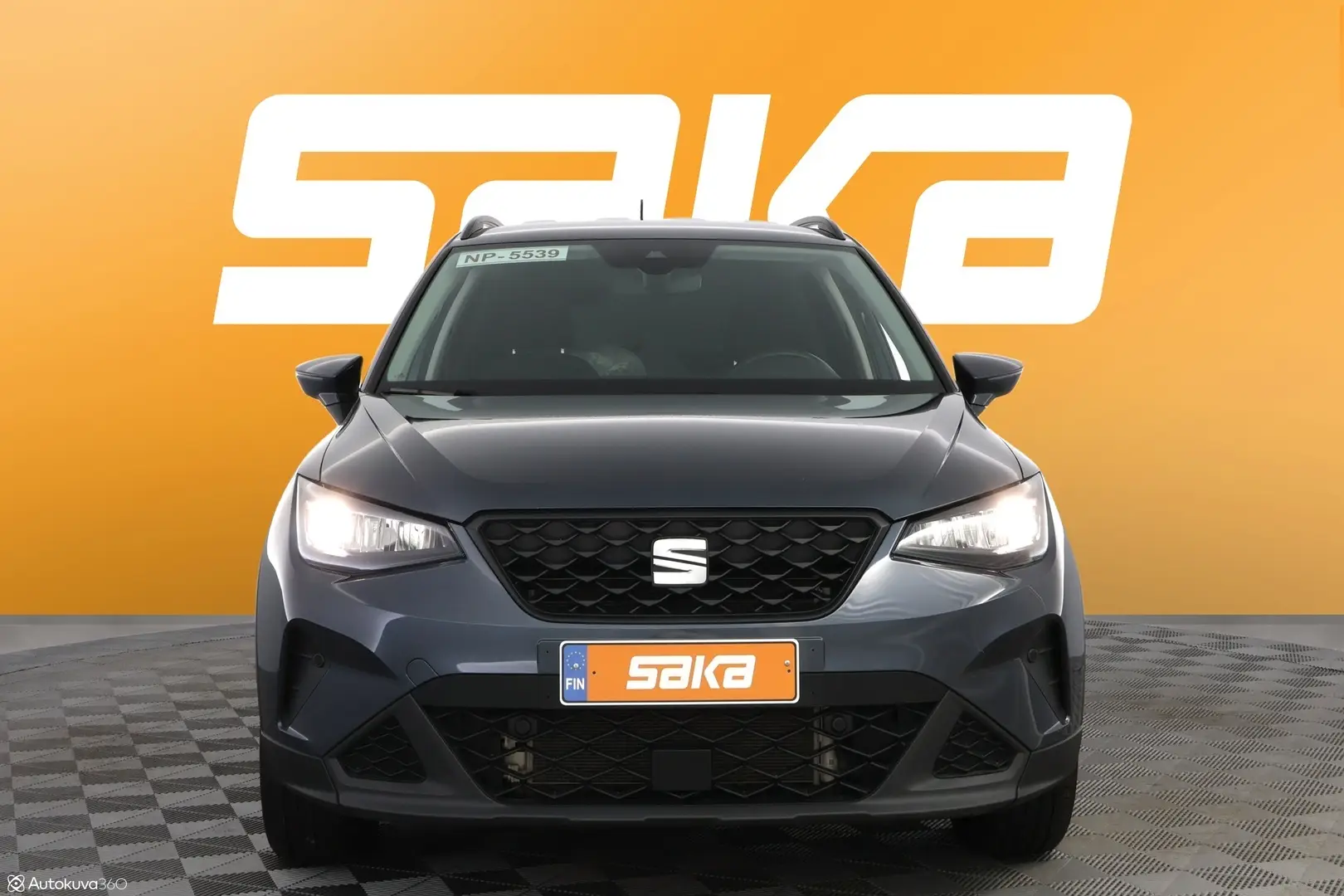 Car Image - 7wnYBNxSlCVZocsAQA8XK7