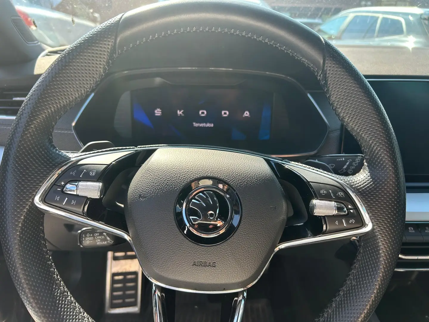 Car Image - 4uTzdyM1ijrcQnkGdFaJ33