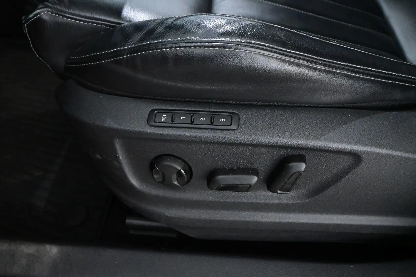 Car Image - DhbYO7KVQaSsu7jO31cXj