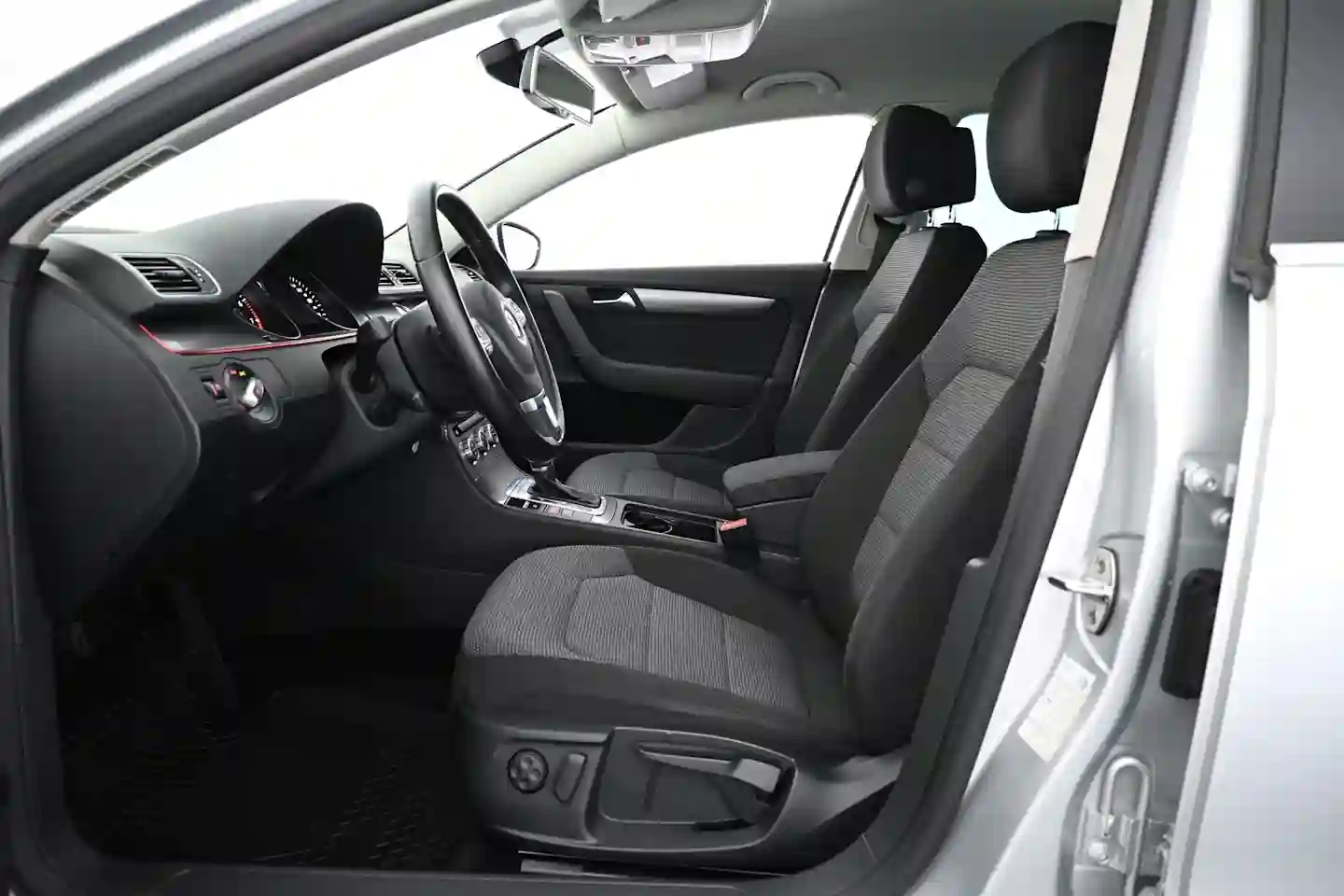 Car Image - 2BUbcD8Myt3vTbLIUiZaf5