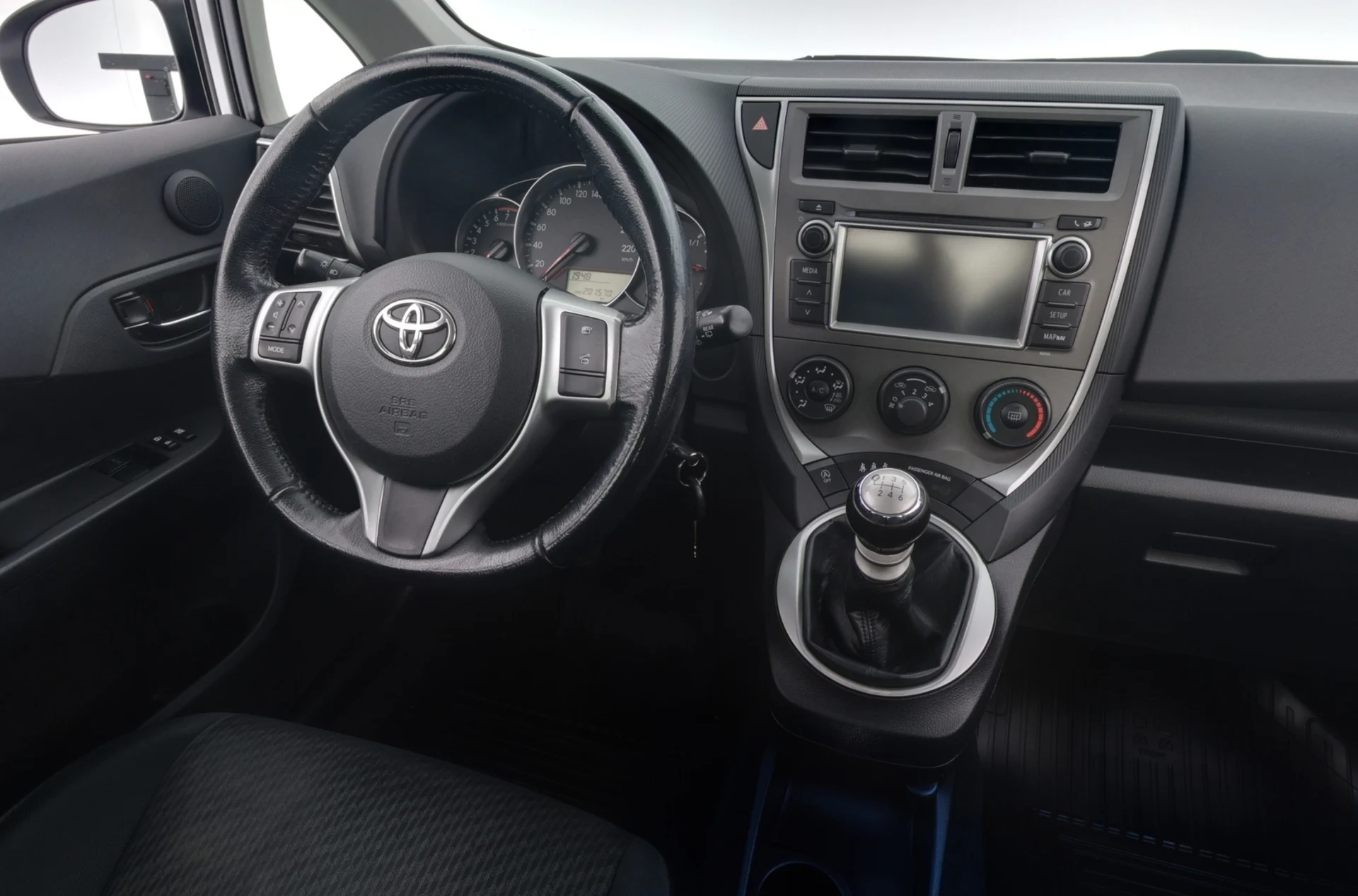Car Image - 74bZVoHiOFJuo9sM7cgKbL