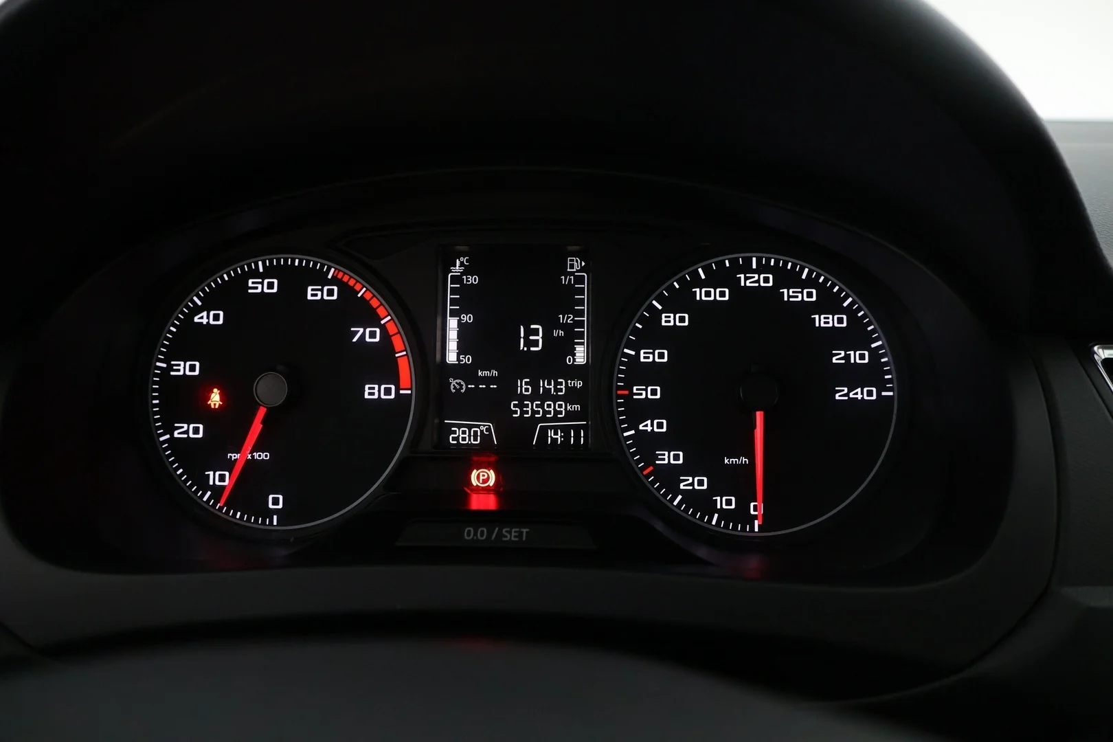 Car Image - 23QzNSvu9XClEstw4erd3U