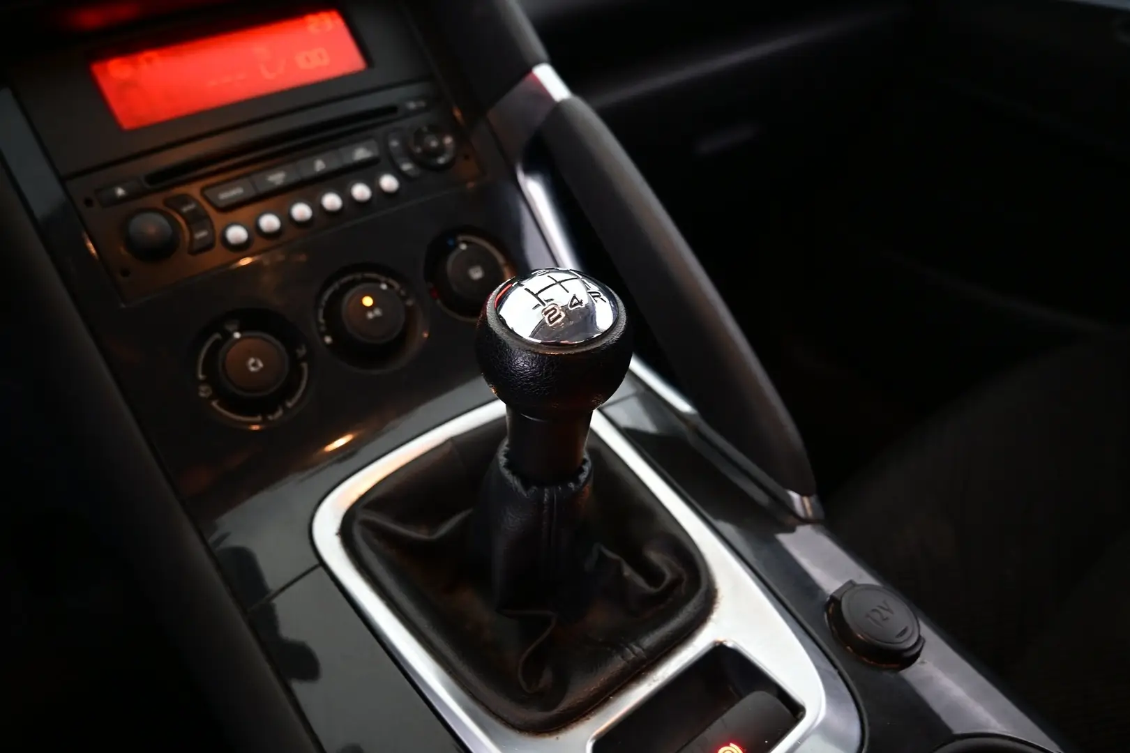 Car Image - 1nYr4lvOSO64vJMU4y3lOu