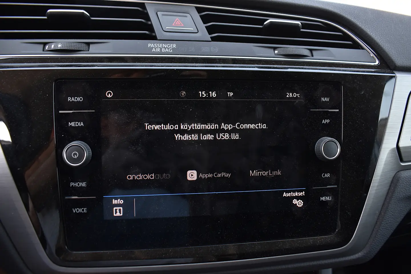 Car Image - 23r4znUKeXNlqkMWLsfAhJ