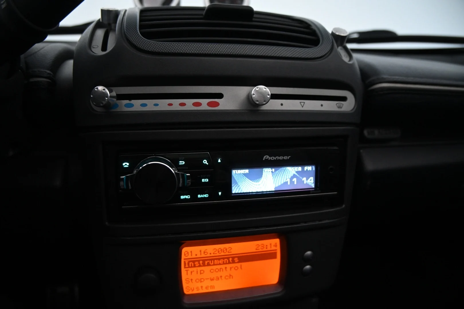 Car Image - 6i4mLLVSkIOxLdad0sbcxv