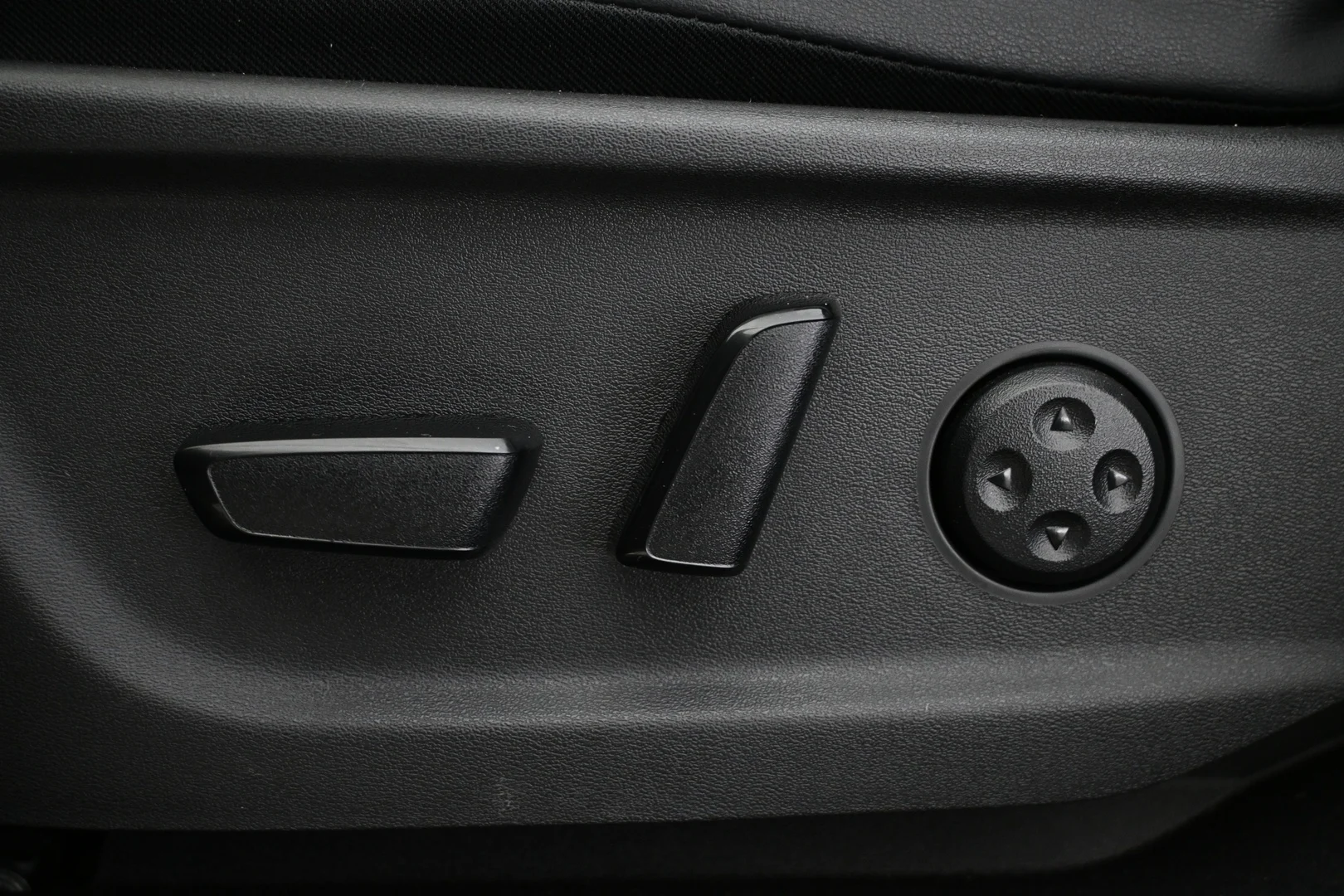 Car Image - 3buv8lZPNJabYHL6roycgK
