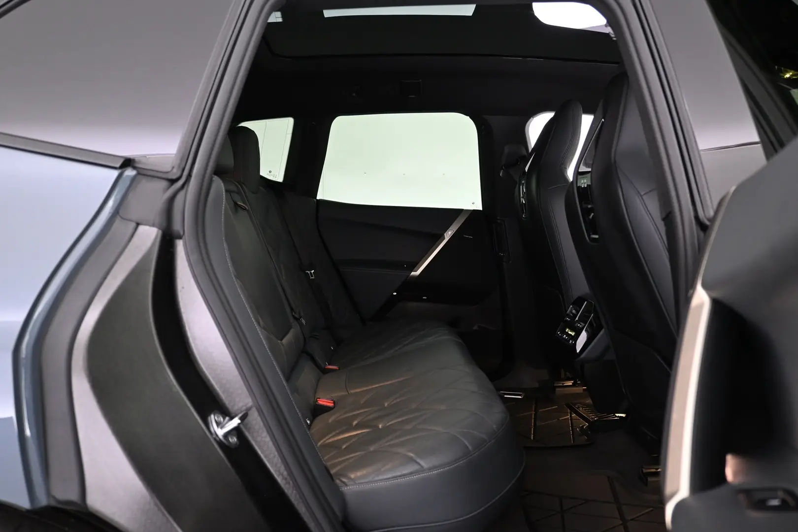 Car Image - 2zbYadMZMNzjxGrtlRPLb0
