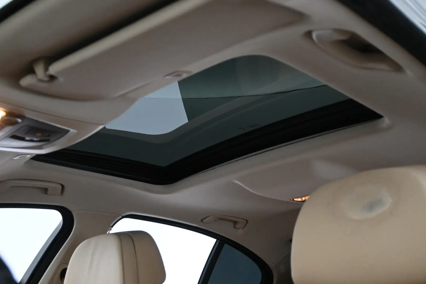 Car Image - 2QlVBRasV1XKM1xrVUv5nd
