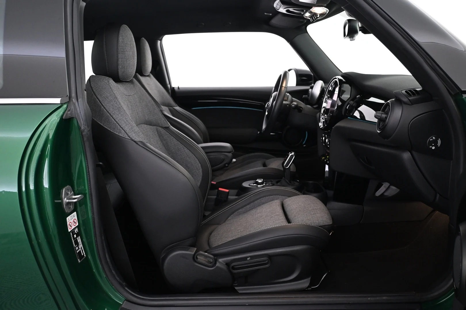 Car Image - 2oORLk1a5Y1fD9BzCq03nq