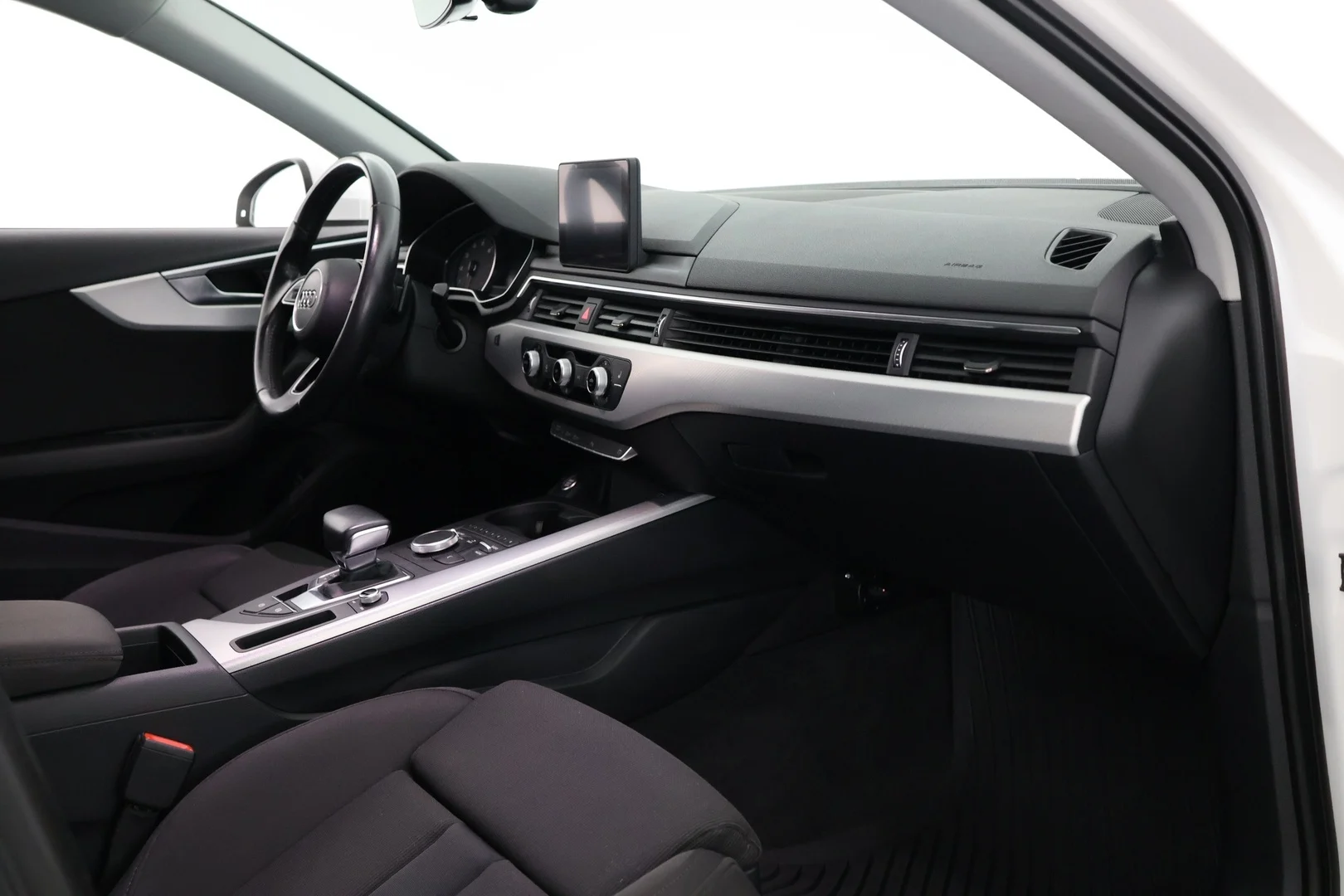 Car Image - 1qnD2NfecHRvfEoBRJSrha