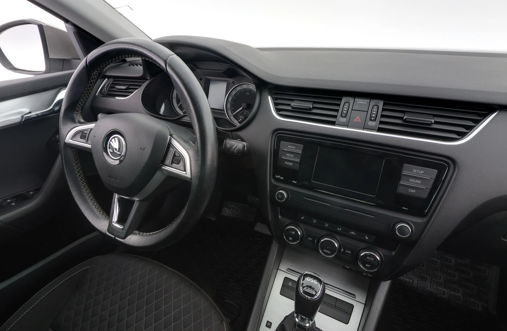 Car Image - 5zYbDNDDCzCe2qiX7MGo1Y